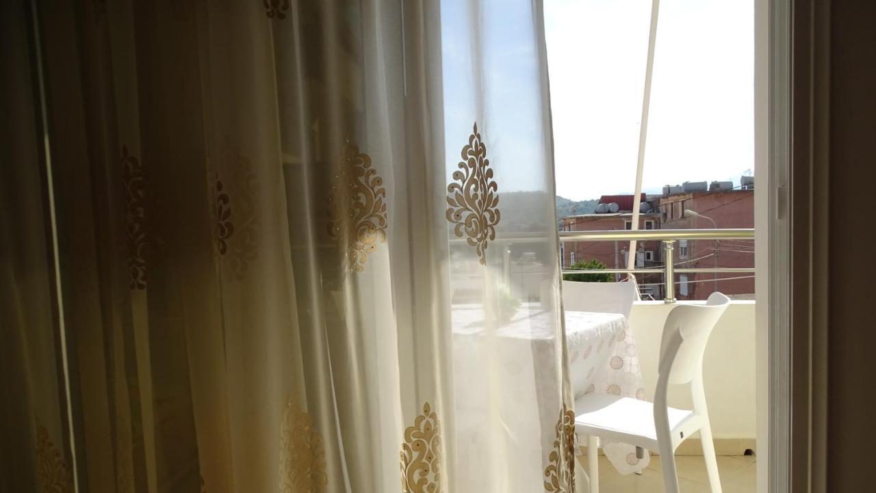 Cozy Central Apartment Ксамил Екстериор снимка